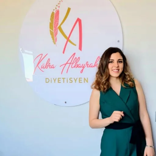 Kübra Albayrak
